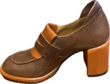 Load image into Gallery viewer, Casta Handmade Leather Loafer
