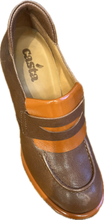 Load image into Gallery viewer, Casta Handmade Leather Loafer
